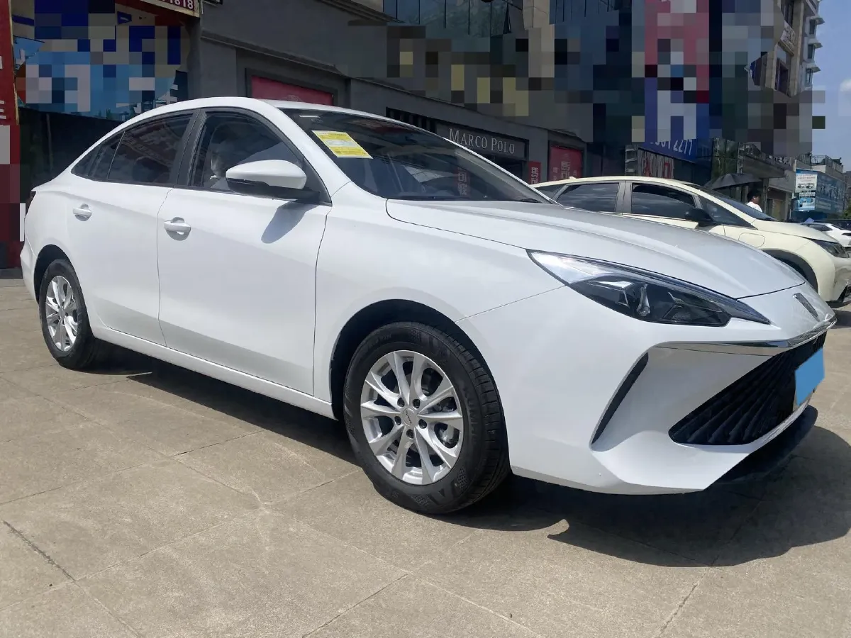 2024 Roewe i5 1.5L 129HP L4 CVT,autocango,china used car exporter,china ev exporter,chinese used car exporter,chinese used ev exporter