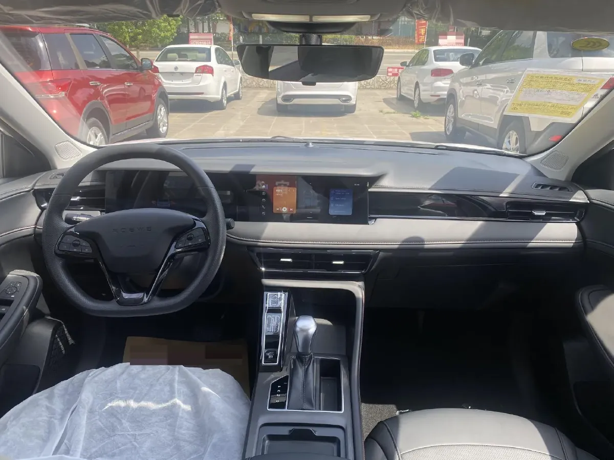 2024 Roewe i5 1.5L 129HP L4 CVT,autocango,china used car exporter,china ev exporter,chinese used car exporter,chinese used ev exporter