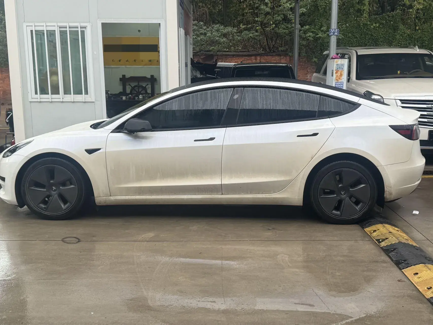 2021 TESLA MODEL thumbnail 3