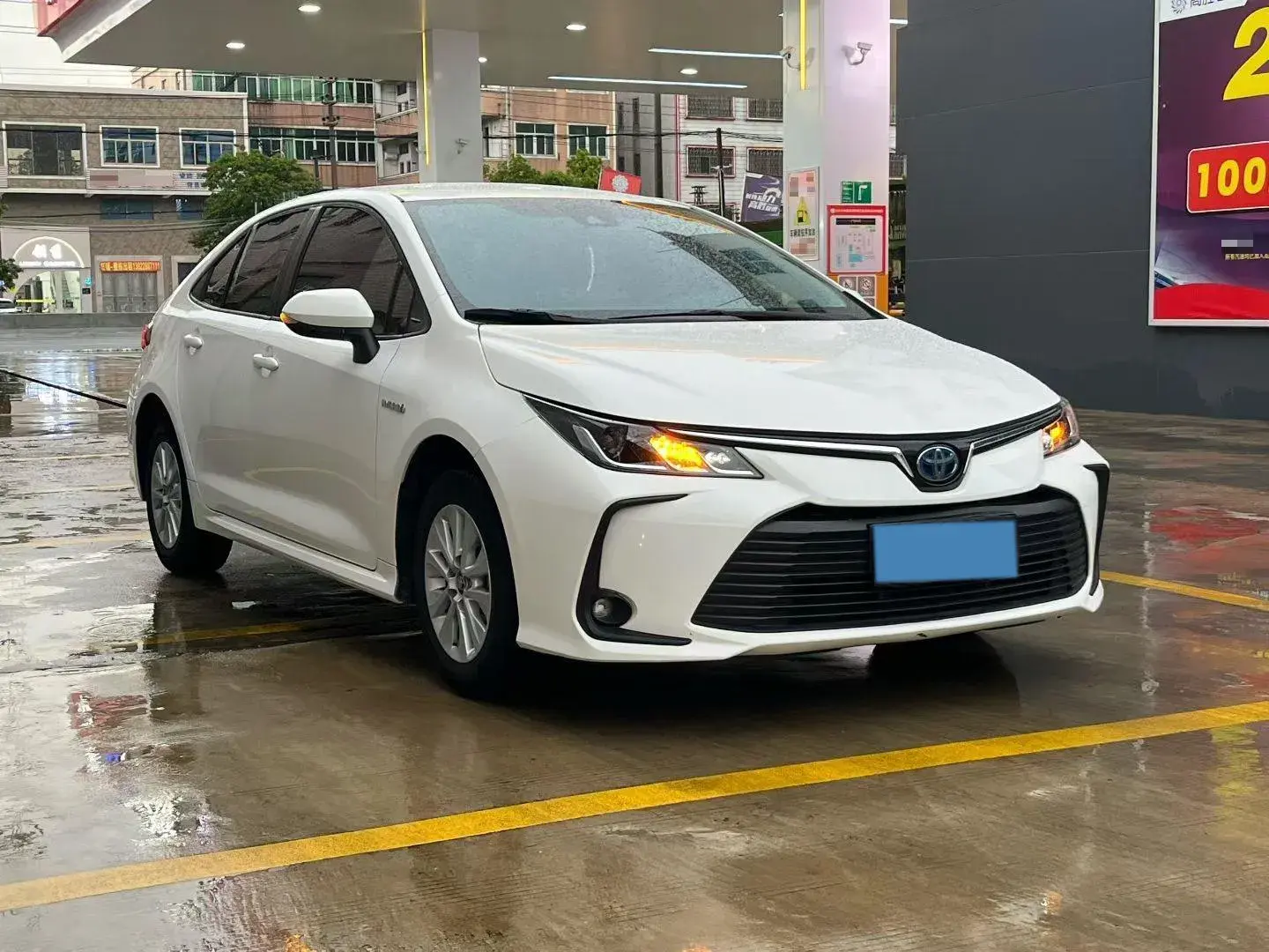 2021 TOYOTA COROLLA thumbnail 3