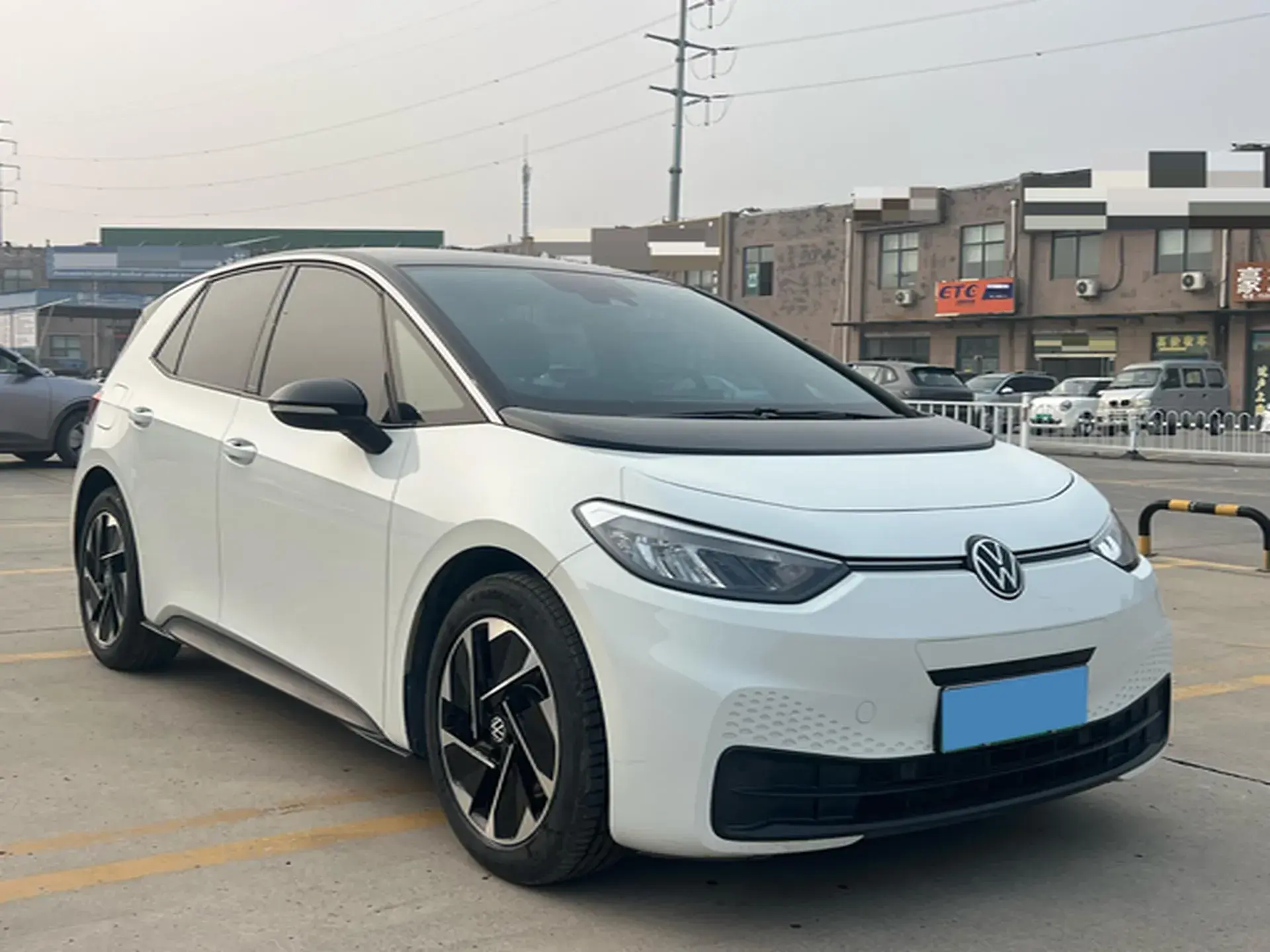 2024 VOLKSWAGEN ID.3 thumbnail 3