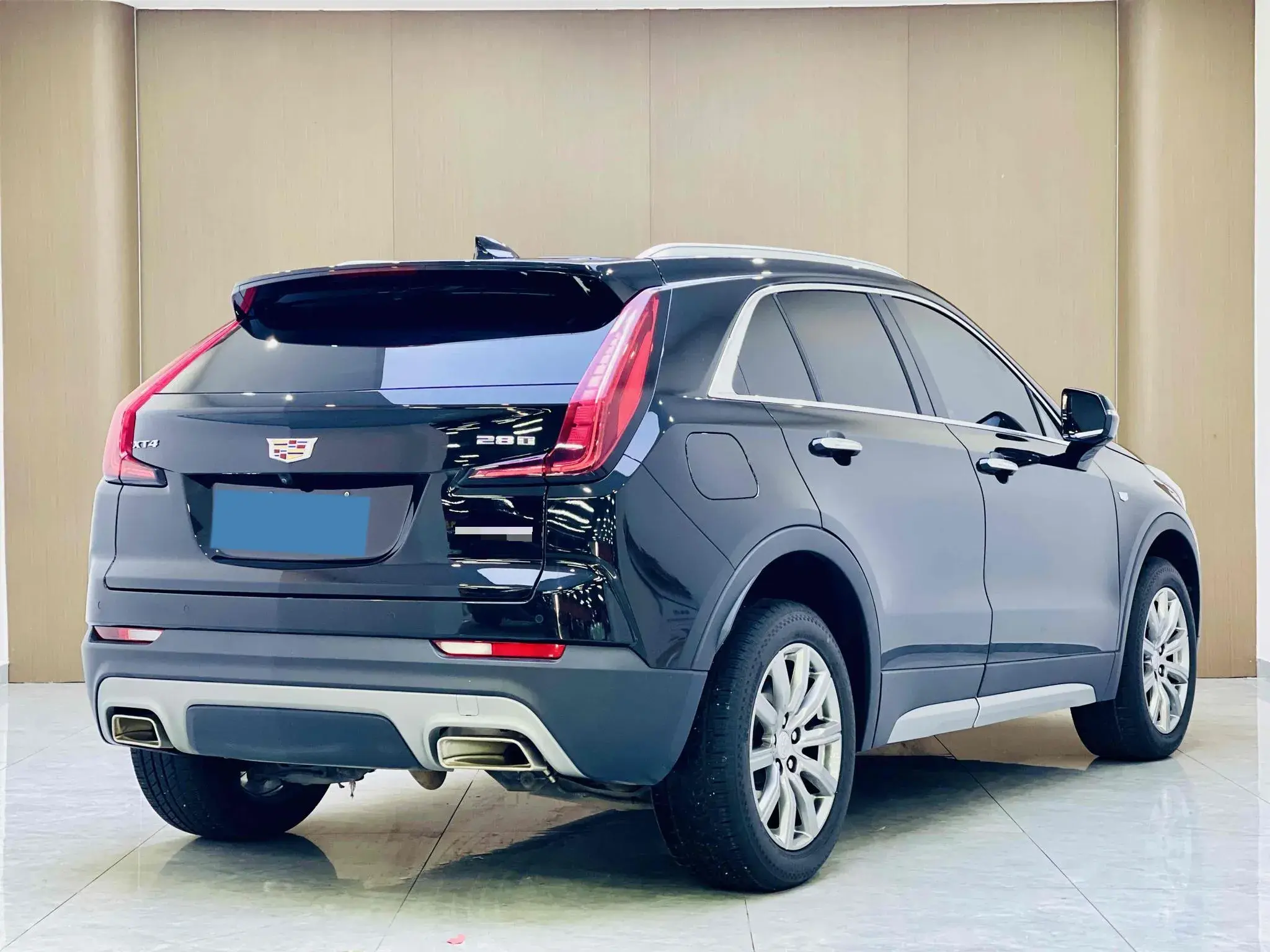 2021 CADILLAC XT4 thumbnail 2