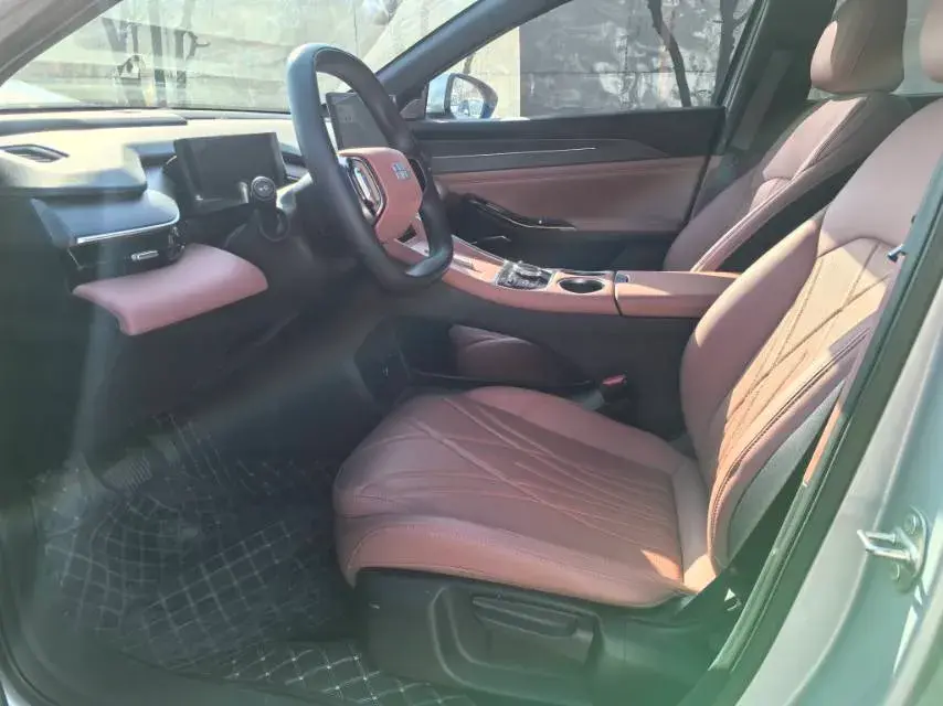 2025 GEELY GALAXY thumbnail 2