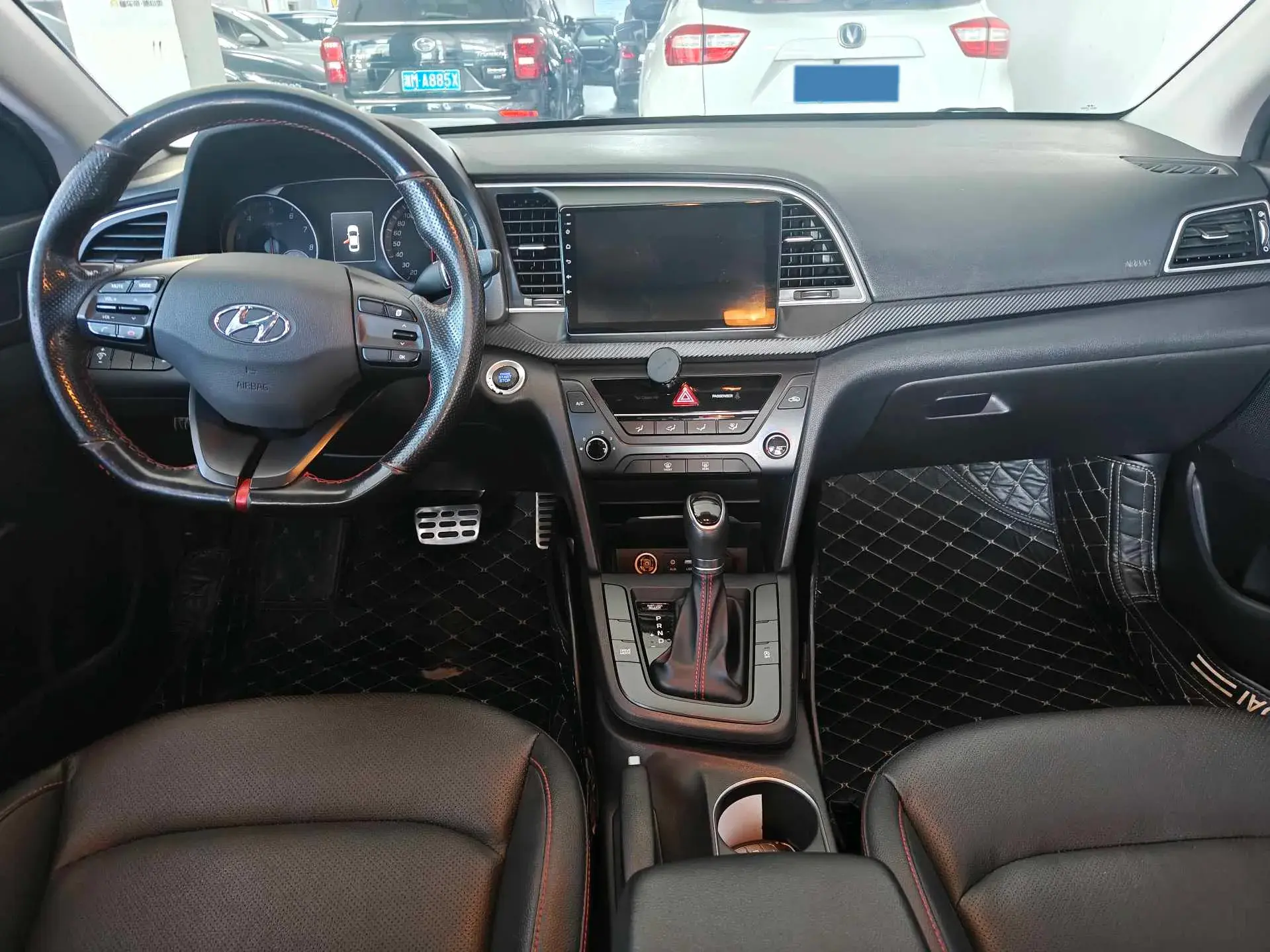 2018 HYUNDAI ELANTRA thumbnail 4