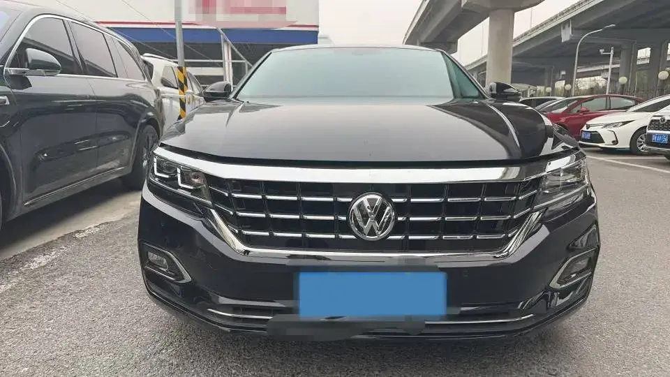 2019 VOLKSWAGEN PASSAT thumbnail 2