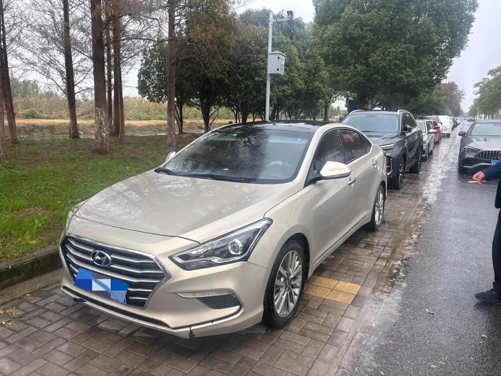 2017 HYUNDAI MISTRA view 1