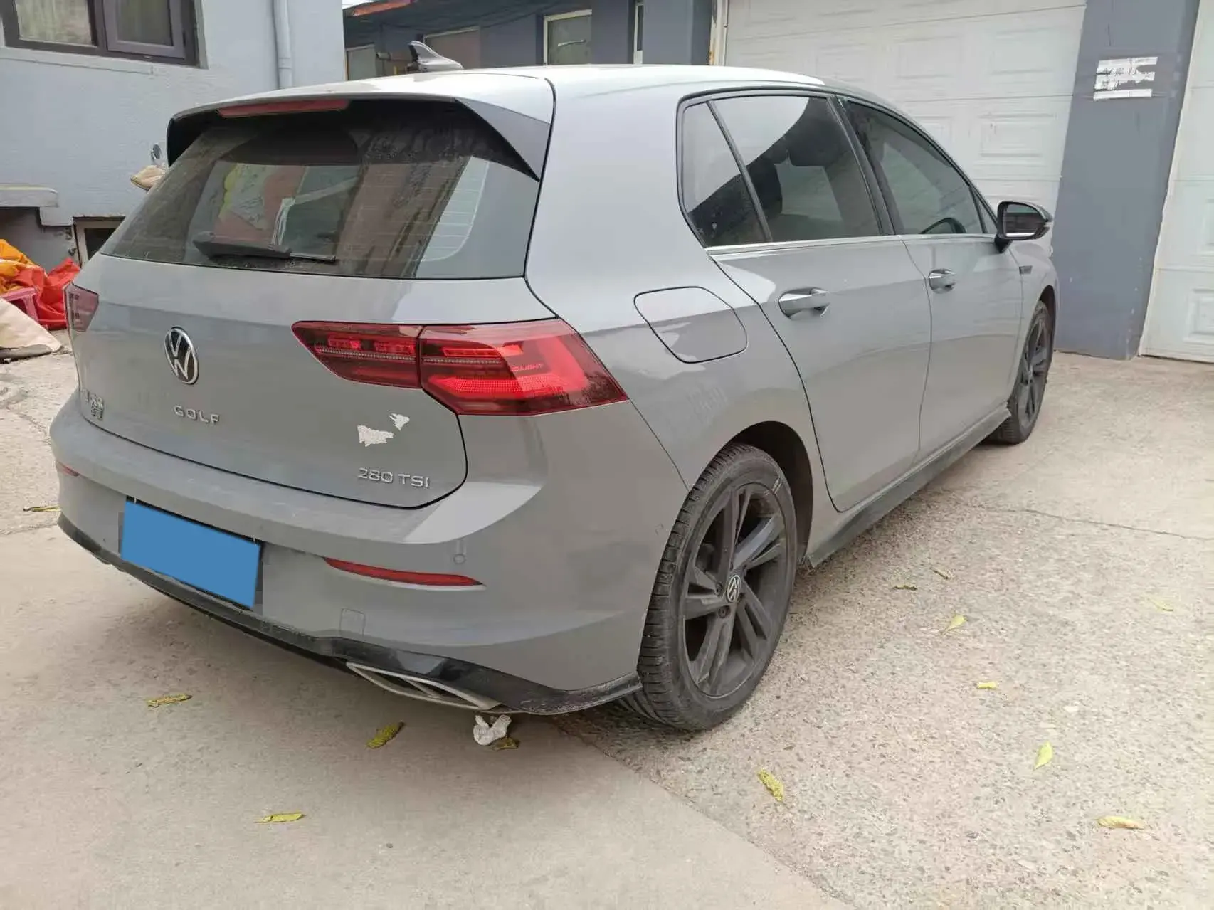 2023 VOLKSWAGEN GOLF thumbnail 3