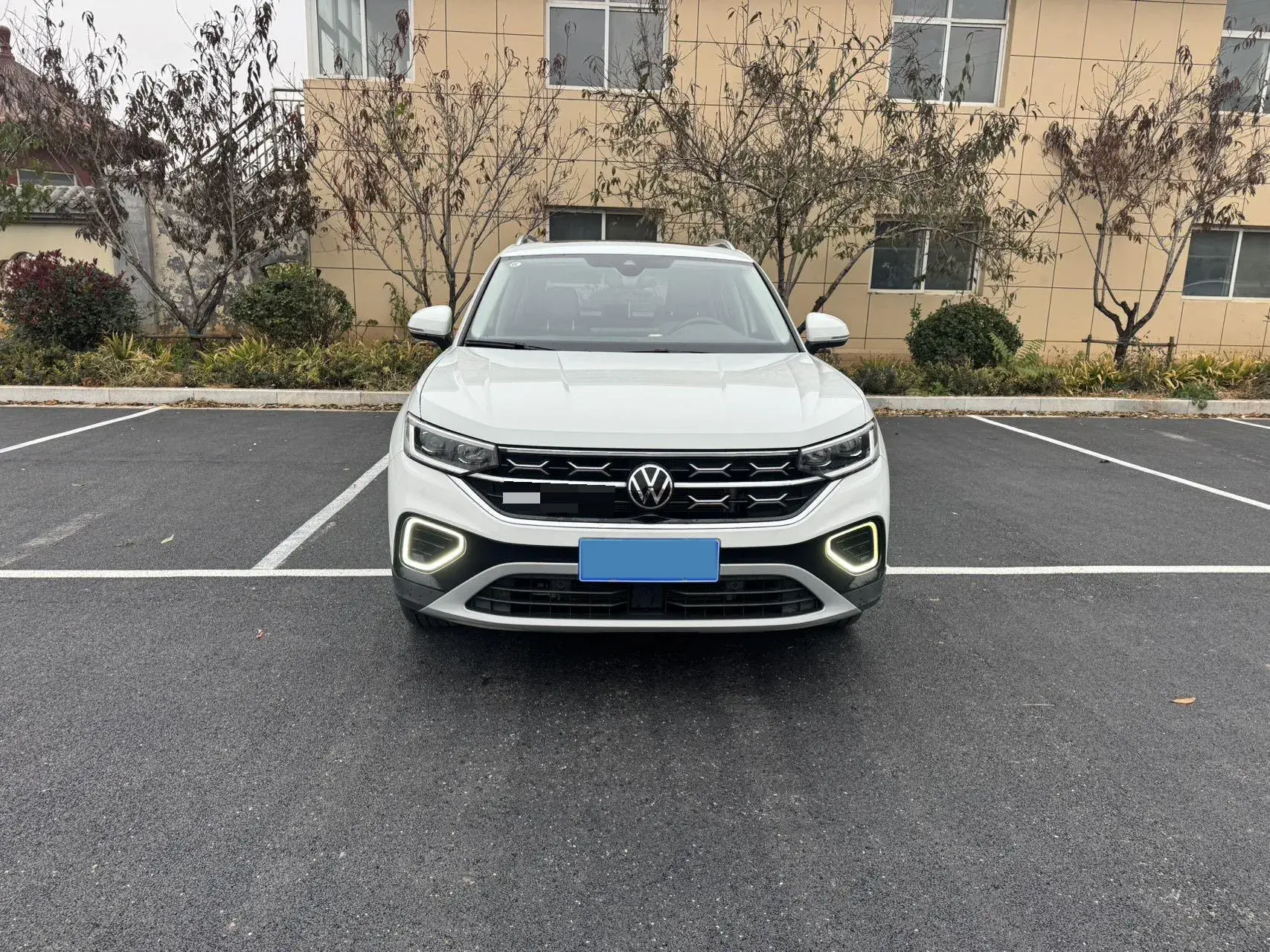 2023 VOLKSWAGEN TAYRON thumbnail 2