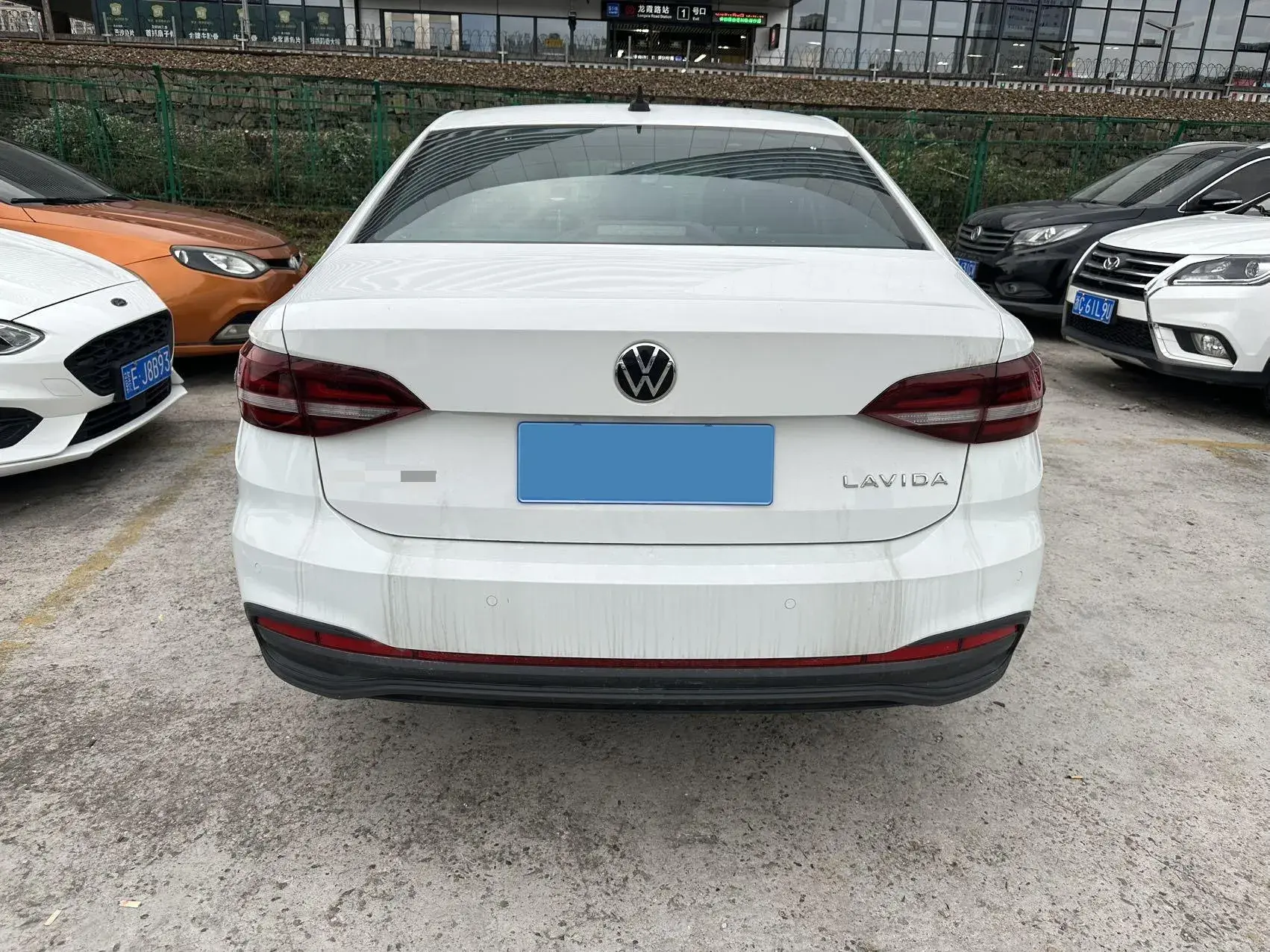 2023 VOLKSWAGEN LAVIDA thumbnail 3