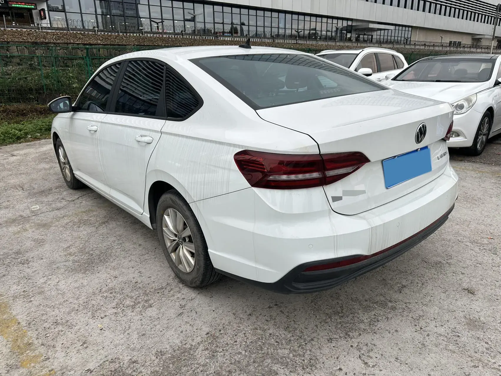 2023 VOLKSWAGEN LAVIDA thumbnail 4