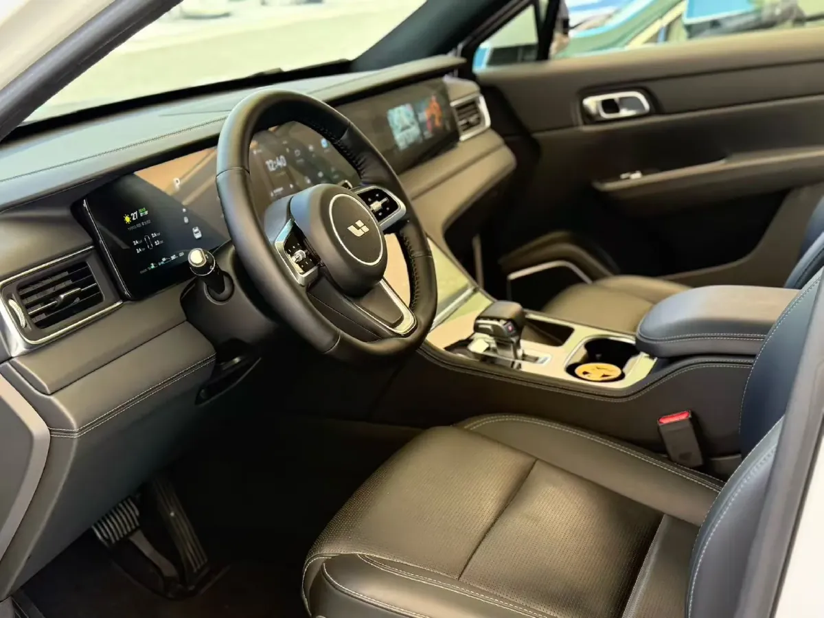 2021 Li ONE Range Extended 131HP REEV 40.5KWH,autocango,china used car exporter,china ev exporter,chinese used car exporter,chinese used ev exporter