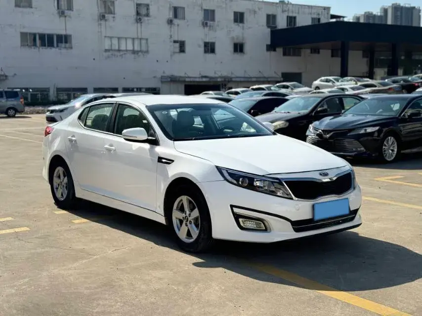 2015 KIA K5 thumbnail 3