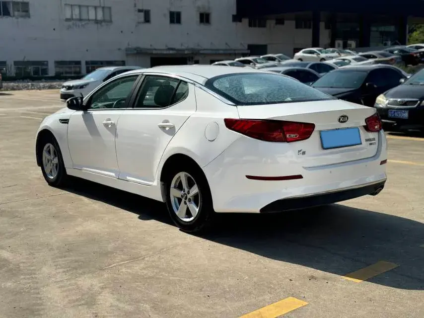 2015 KIA K5 thumbnail 4