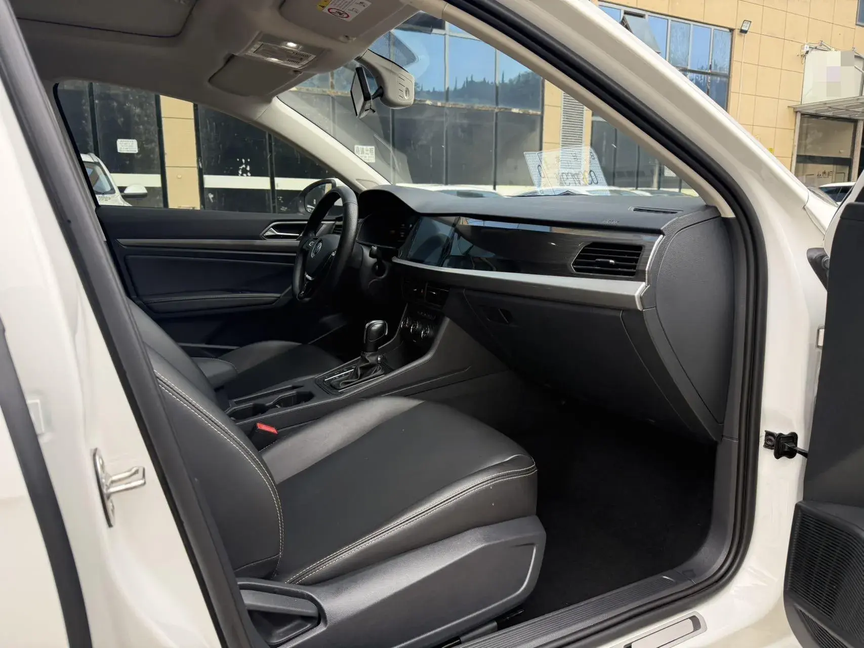 2022 VOLKSWAGEN LAVIDA thumbnail 4