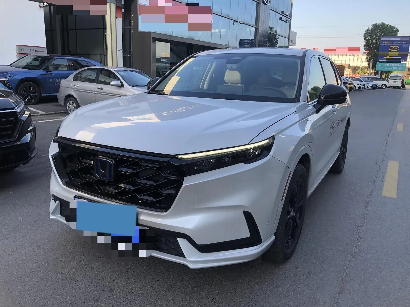 2023 HONDA CR-V view 1