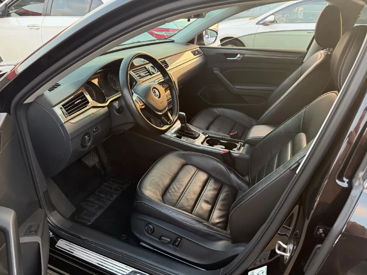 2017 Volkswagen Passat 1.8T 180HP L4 7DCT,autocango,china used car exporter,china ev exporter,chinese used car exporter,chinese used ev exporter