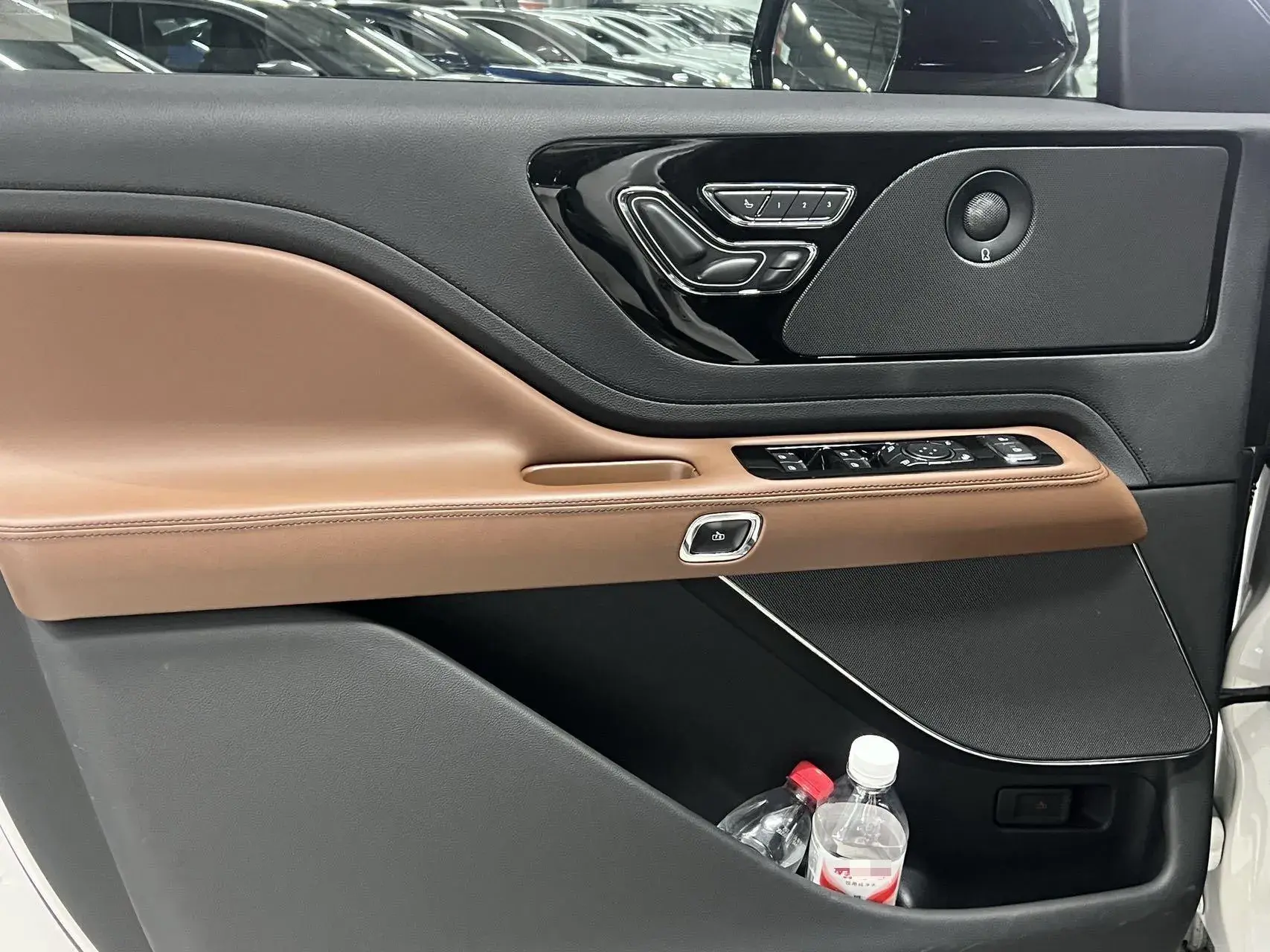 2021 LINCOLN AVIATOR thumbnail 4