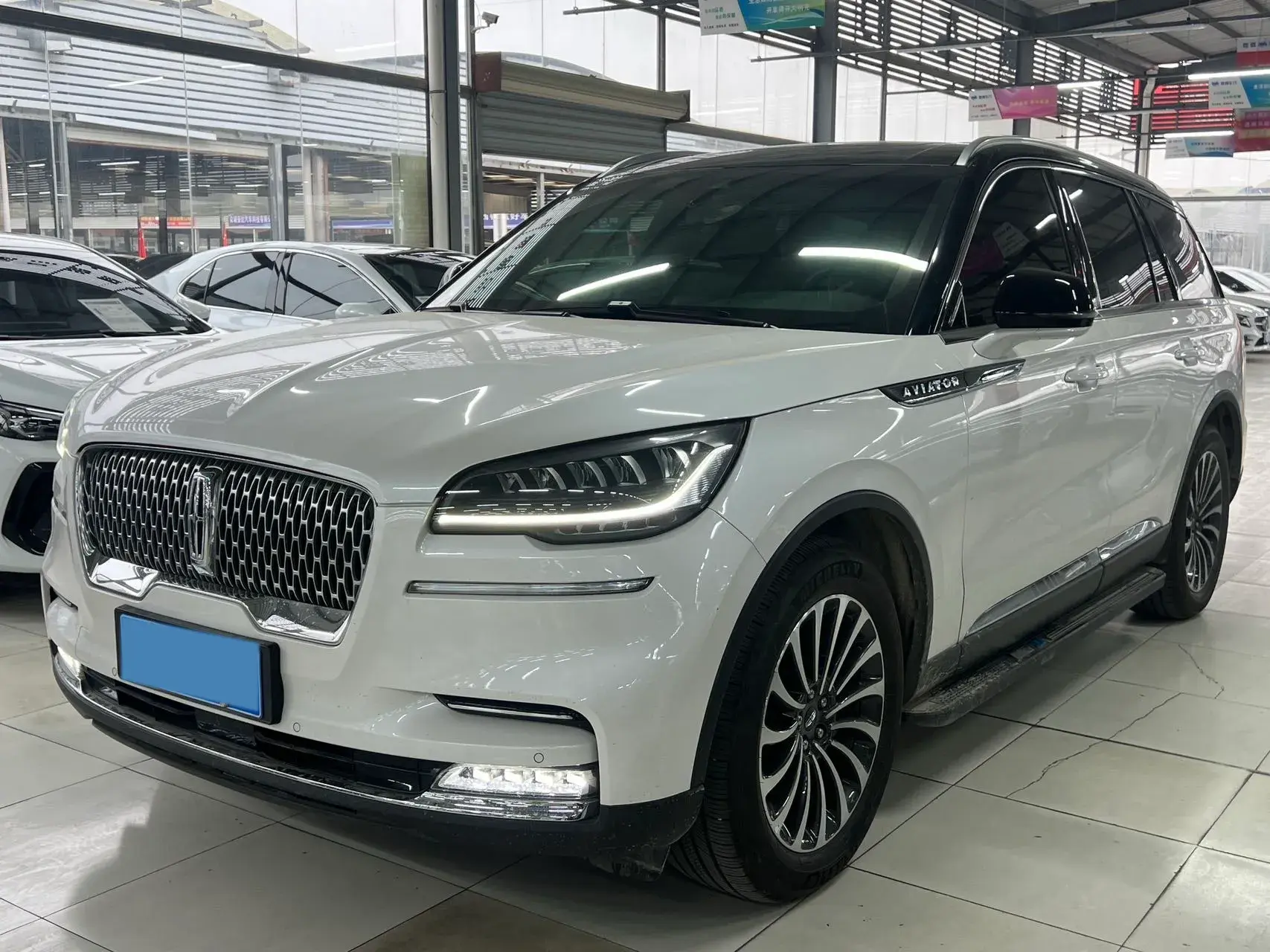 2021 LINCOLN AVIATOR view 1