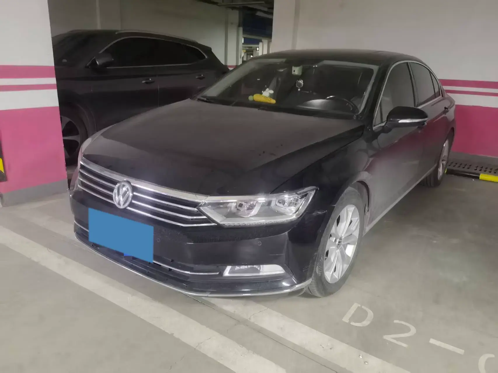 2017 VOLKSWAGEN MAGOTAN view 1