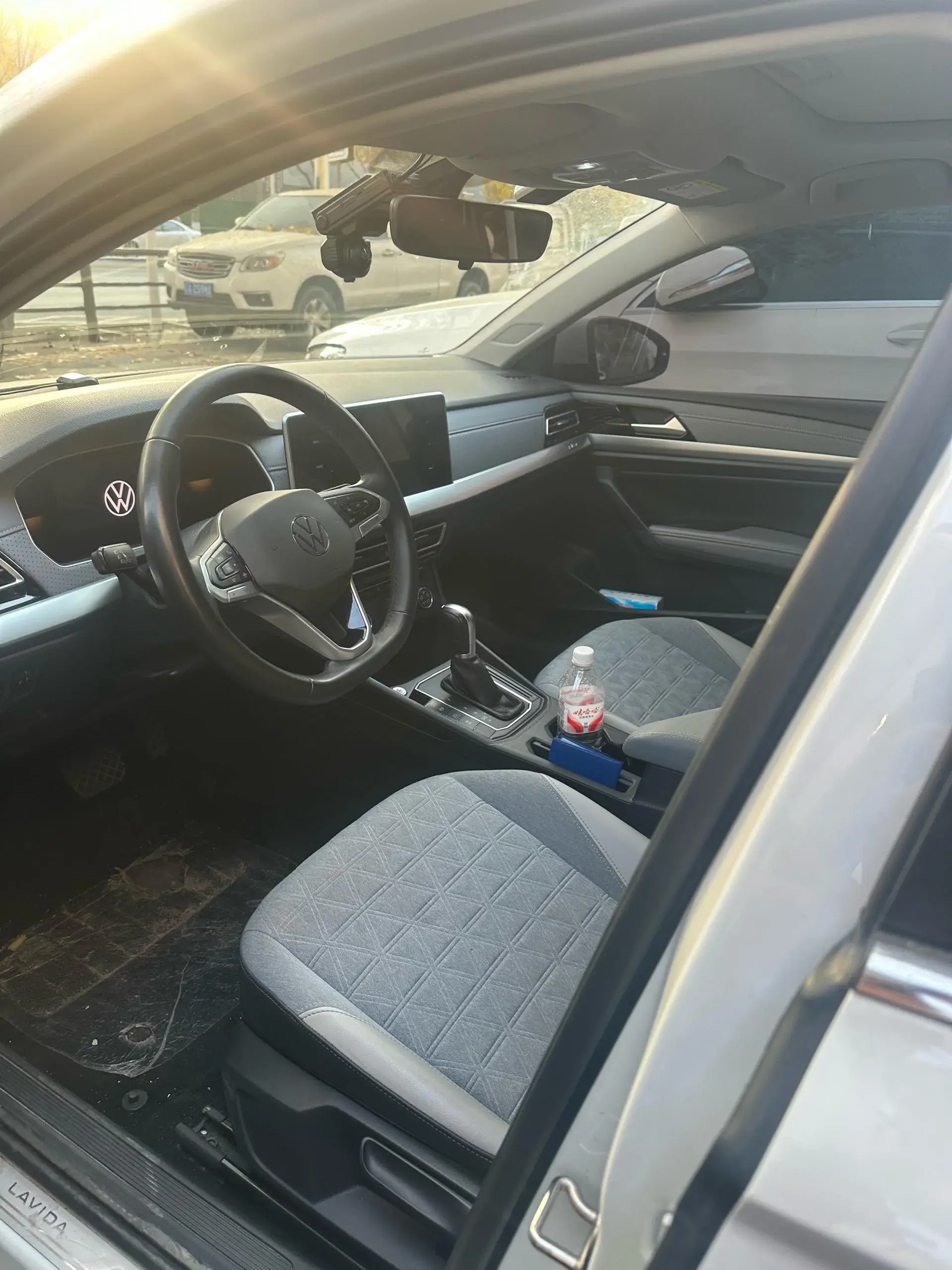 2023 VOLKSWAGEN LAVIDA thumbnail 4