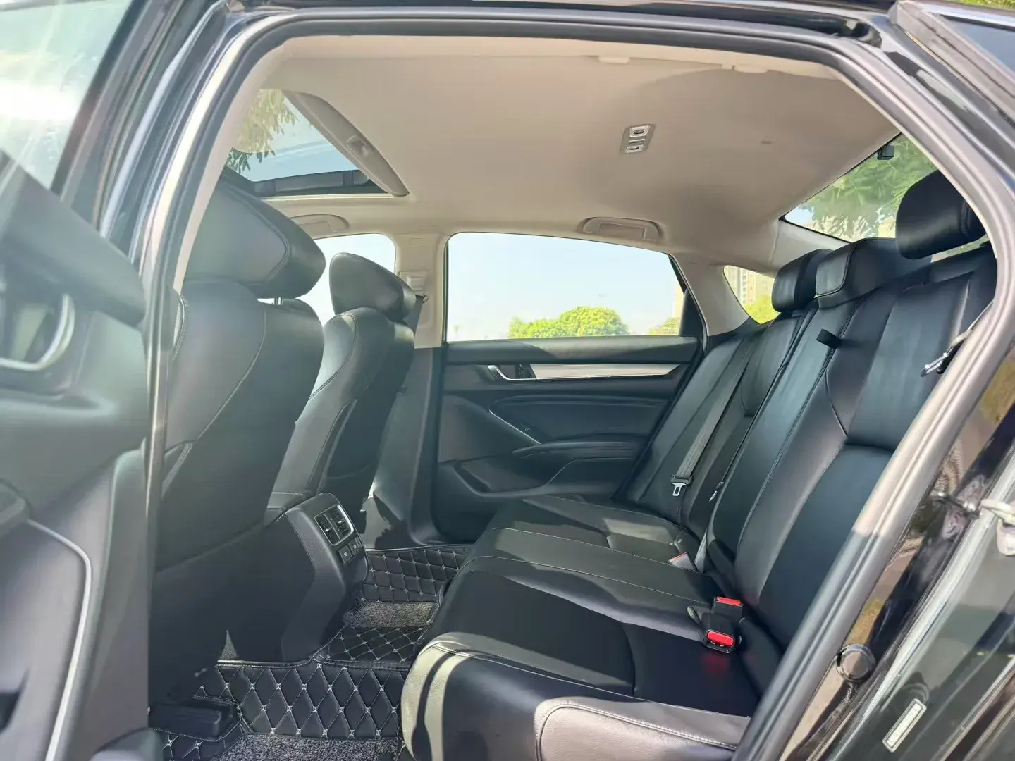 2018 HONDA ACCORD thumbnail 4