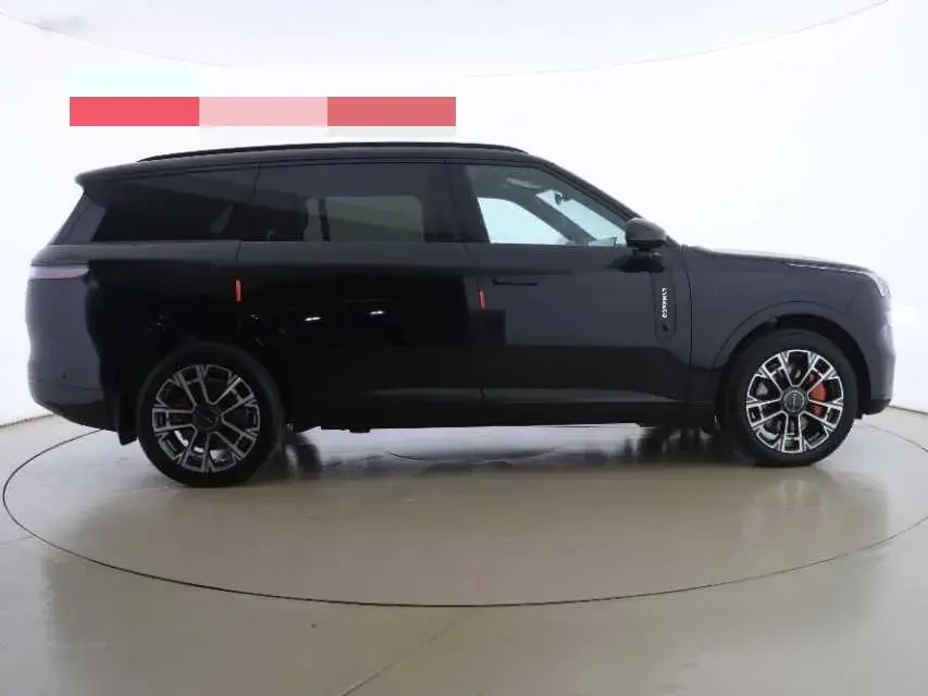 2025 LYNK&CO 900 thumbnail 4