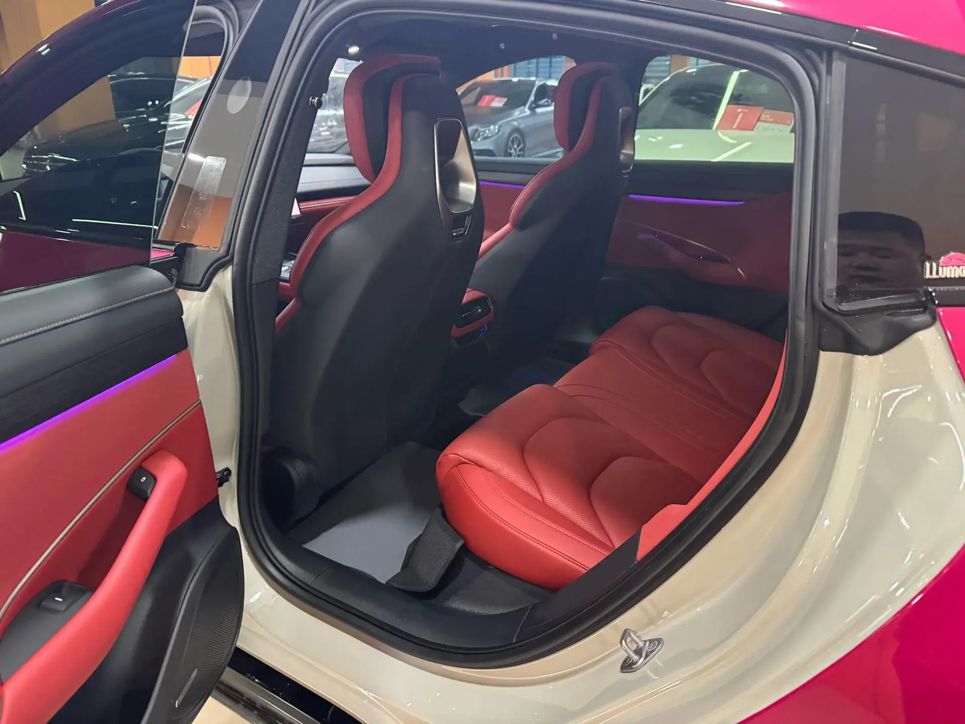 2024 MI SU7 thumbnail 3