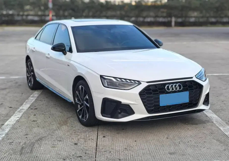 2023 AUDI A4L thumbnail 3