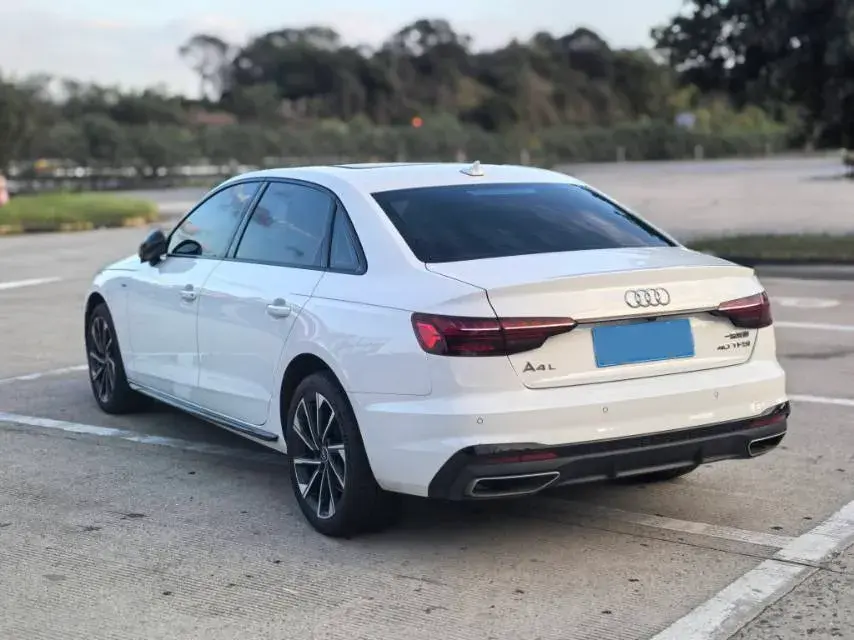 2023 AUDI A4L thumbnail 4