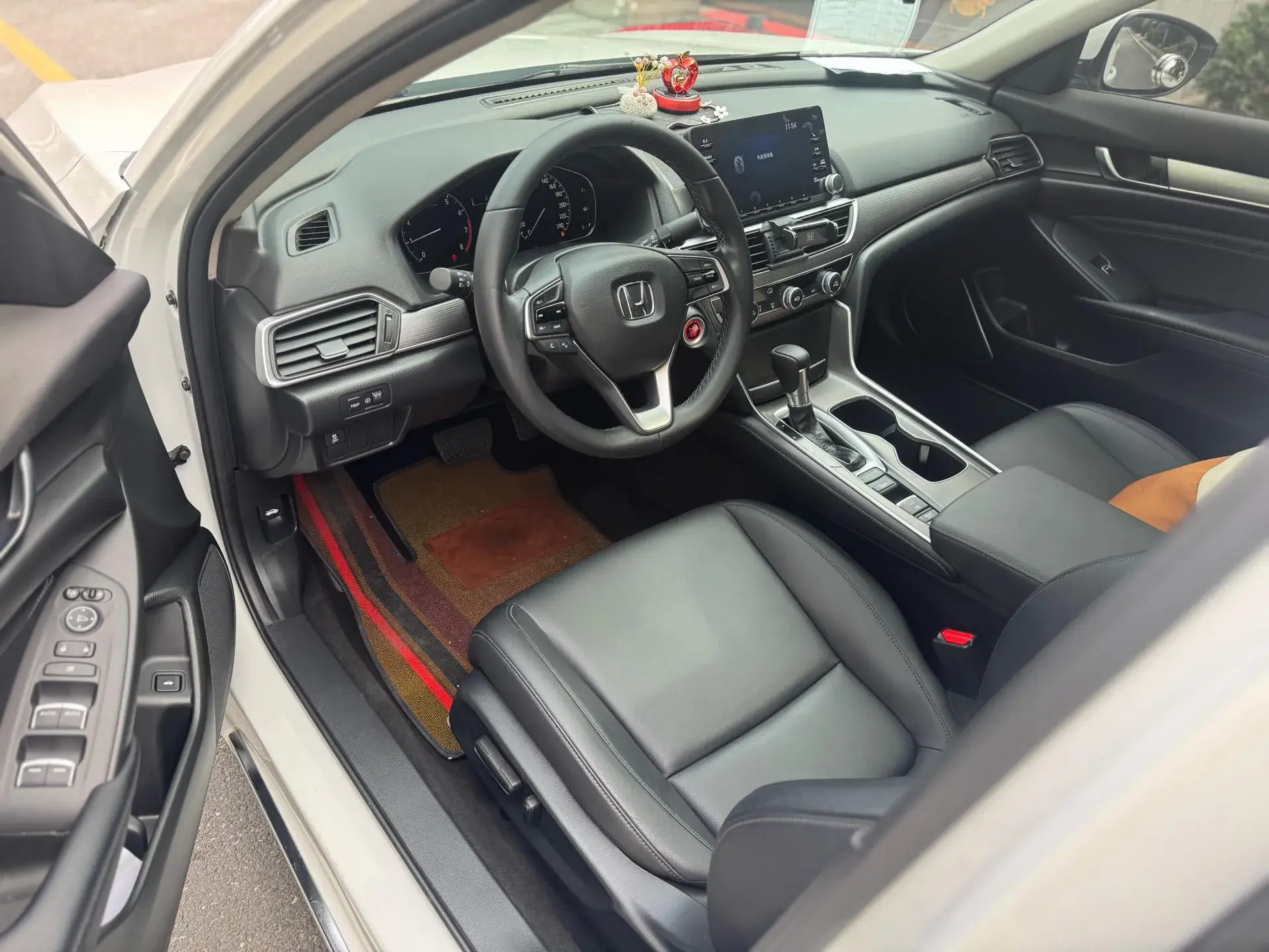 2018 HONDA ACCORD thumbnail 4