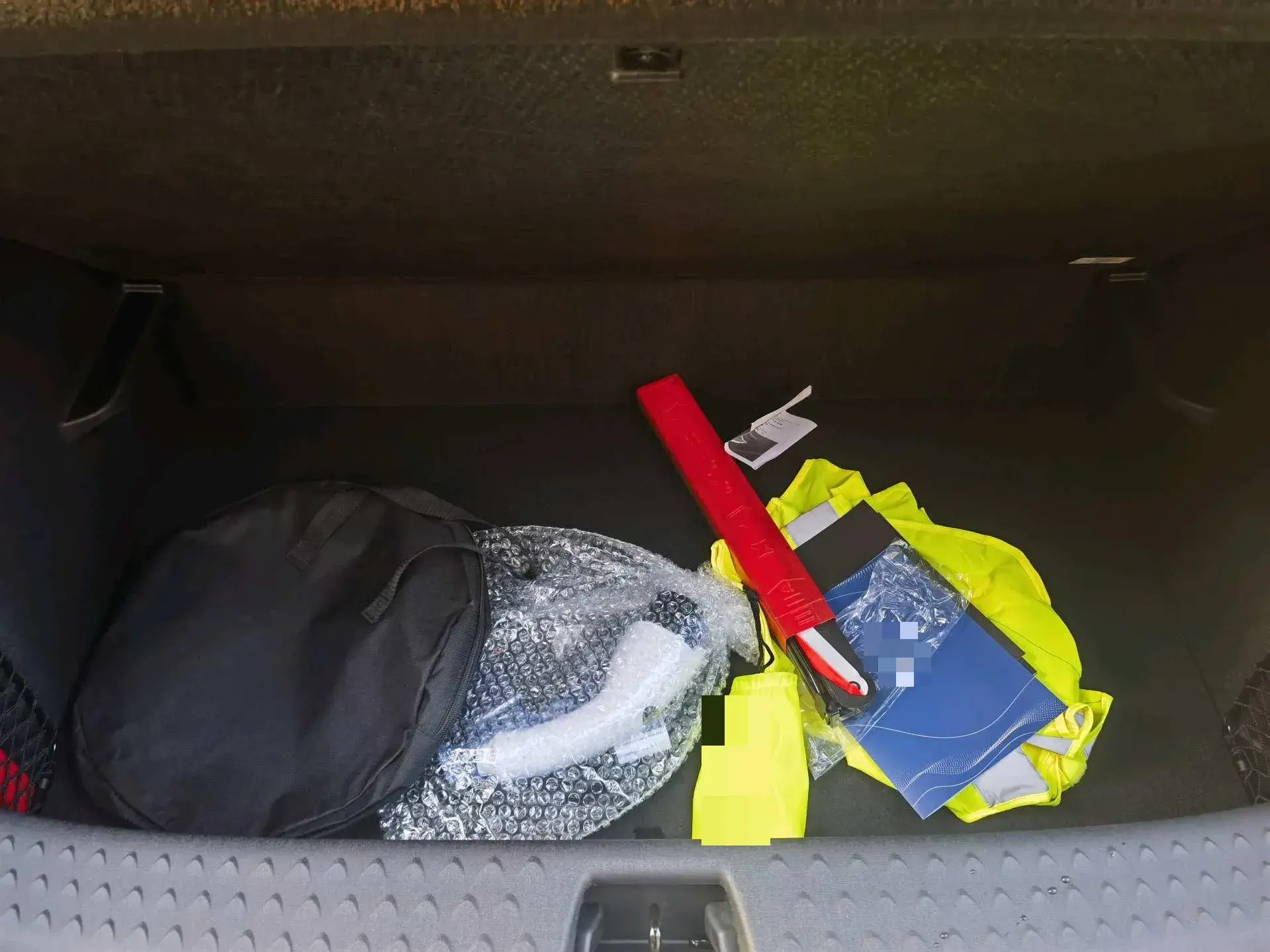 2025 BYD DOLPHIN thumbnail 4