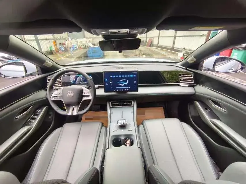 2024 BYD QINL thumbnail 3