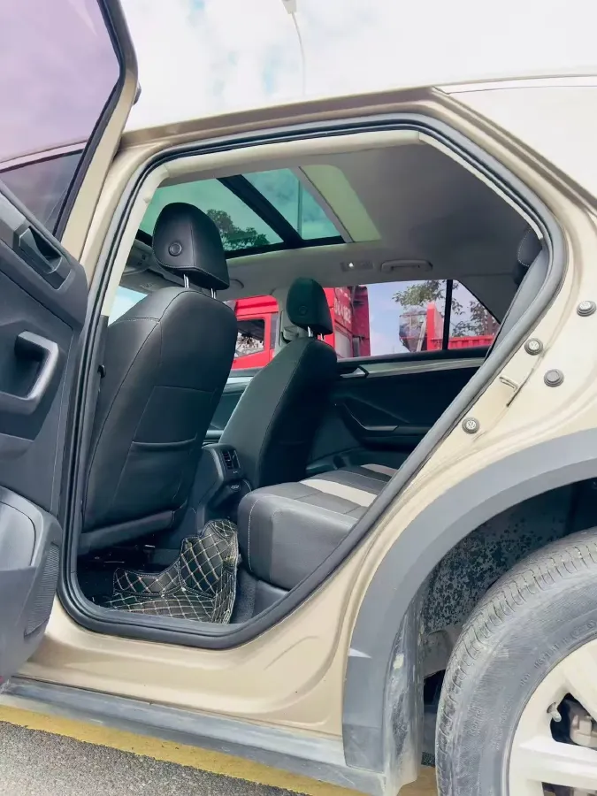 2020 Volkswagen T-Roc 1.4T 131HP L4 7DCT,autocango,china used car exporter,china ev exporter,chinese used car exporter,chinese used ev exporter