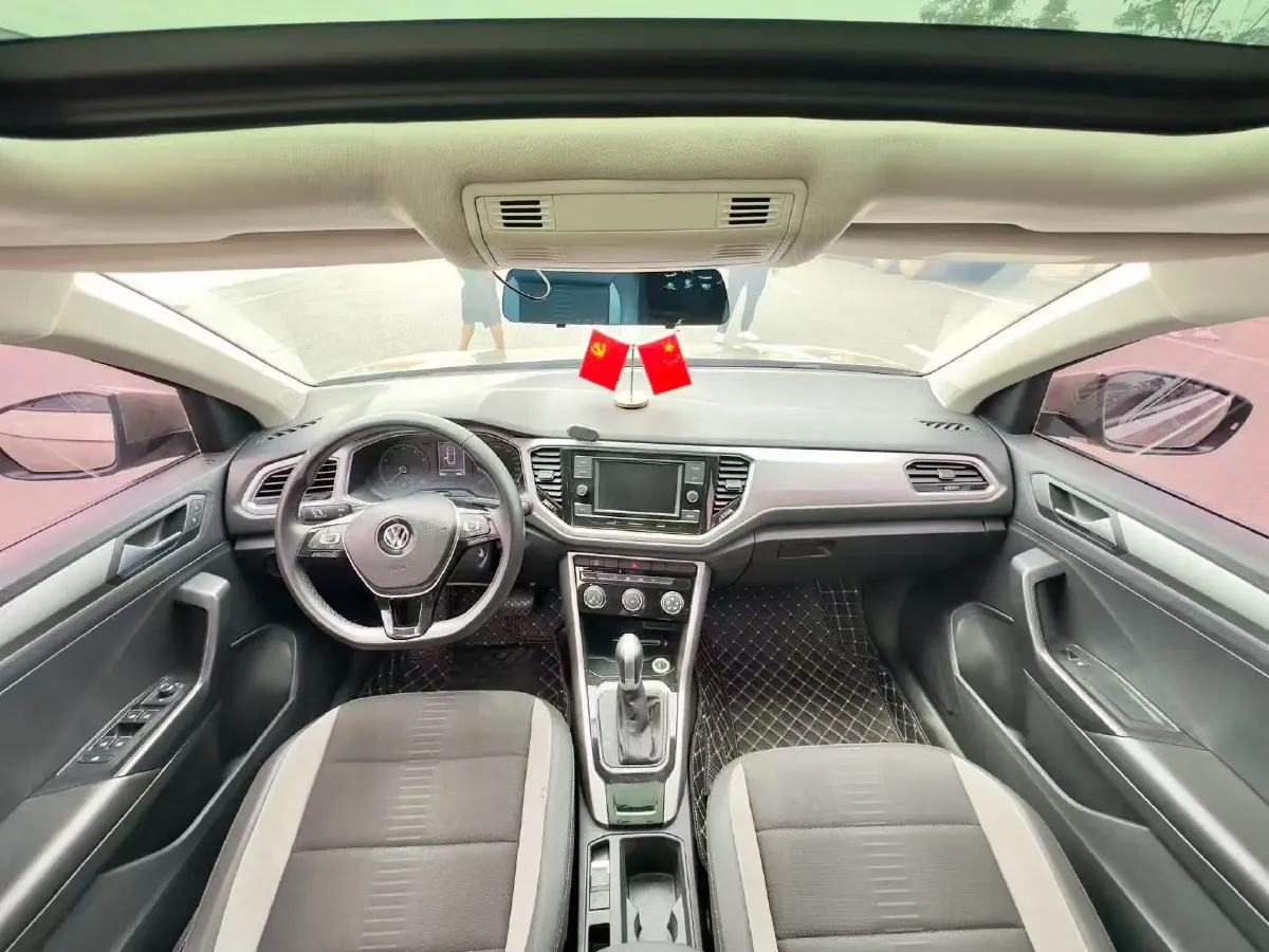 2020 Volkswagen T-Roc 1.4T 131HP L4 7DCT,autocango,china used car exporter,china ev exporter,chinese used car exporter,chinese used ev exporter