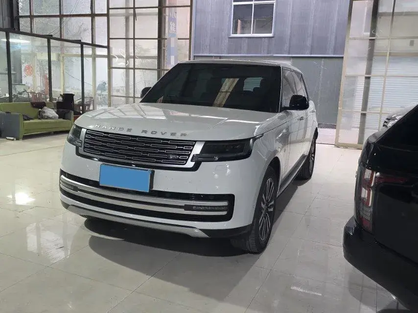 2022 LAND ROVER view 1