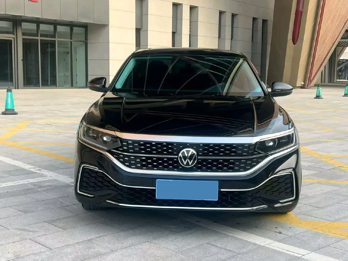 2022 Volkswagen Passat 2.0T 186HP L4 7DCT,autocango,china used car exporter,china ev exporter,chinese used car exporter,chinese used ev exporter