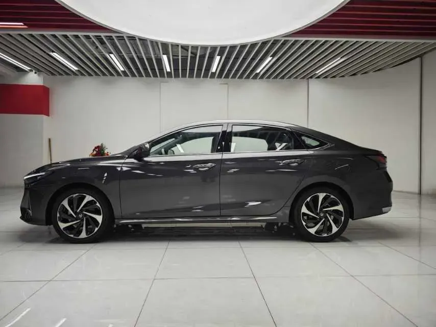 2023 ChangAn Raeton Plus 1.5T 188HP L4 7DCT,autocango,china used car exporter,china ev exporter,chinese used car exporter,chinese used ev exporter