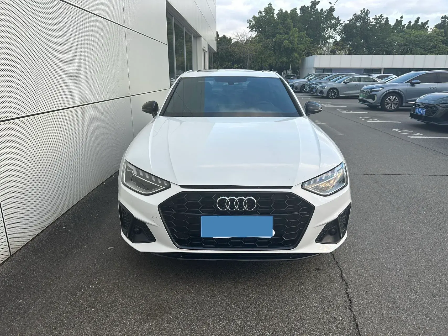 2024 AUDI A4L thumbnail 2