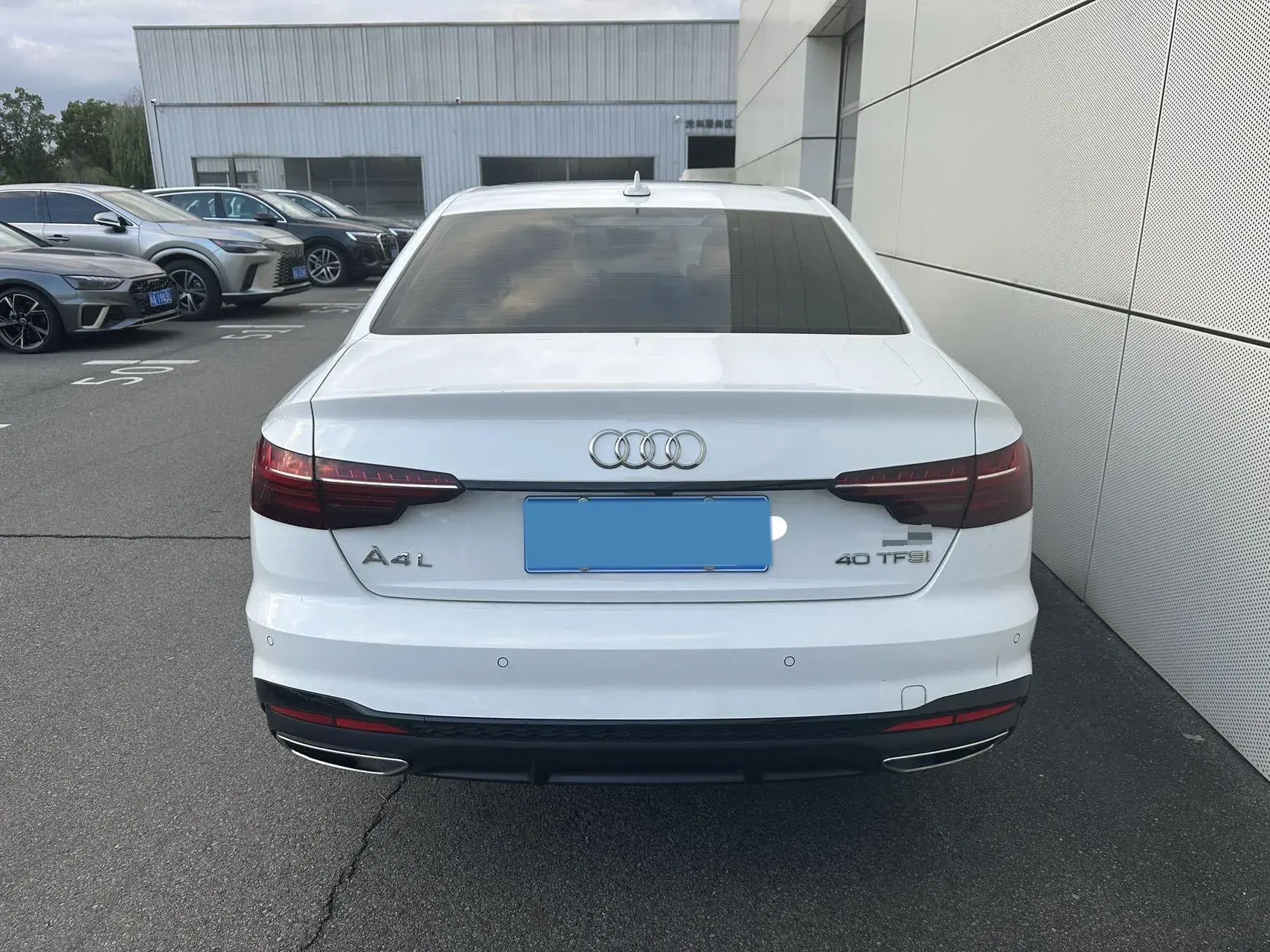 2024 AUDI A4L thumbnail 3