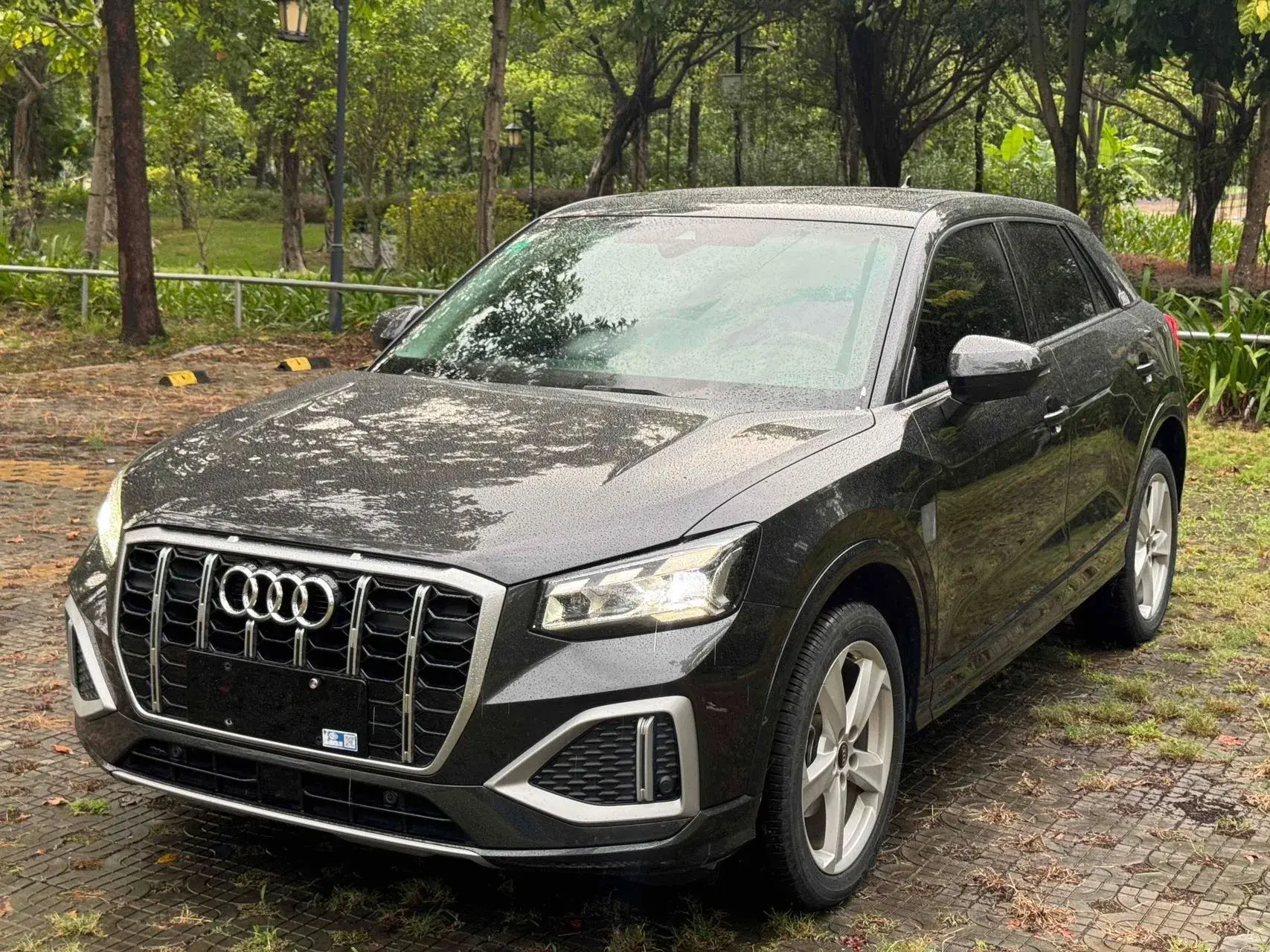 2022 AUDI Q2L view 1