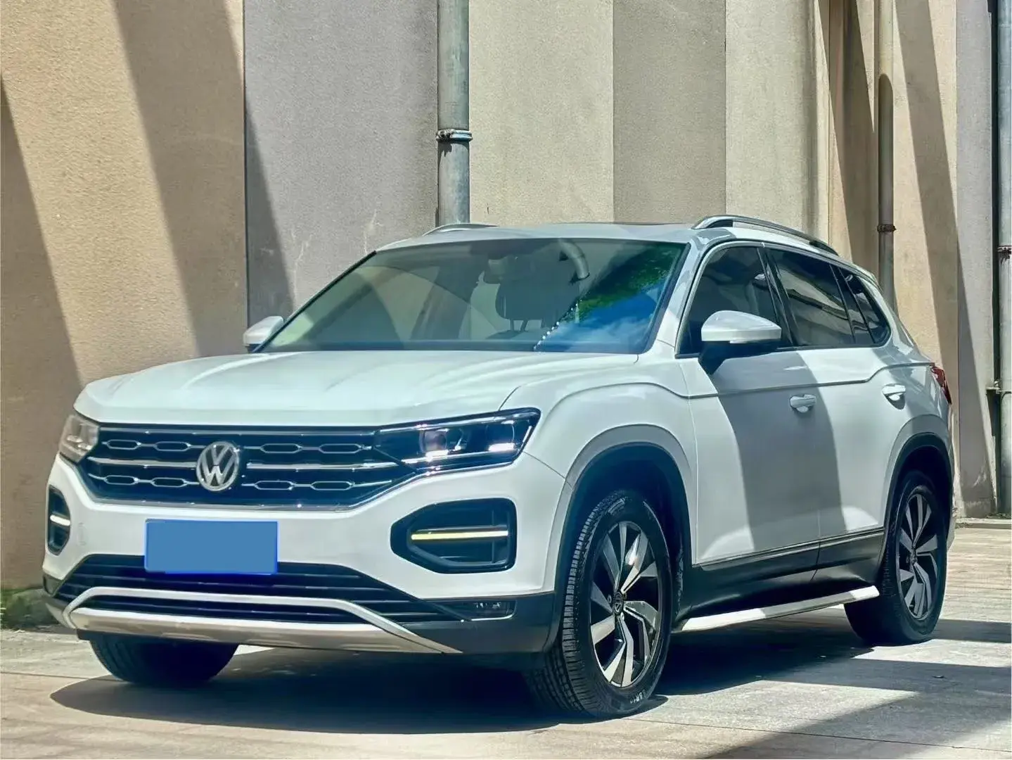 2019 VOLKSWAGEN TAYRON view 1