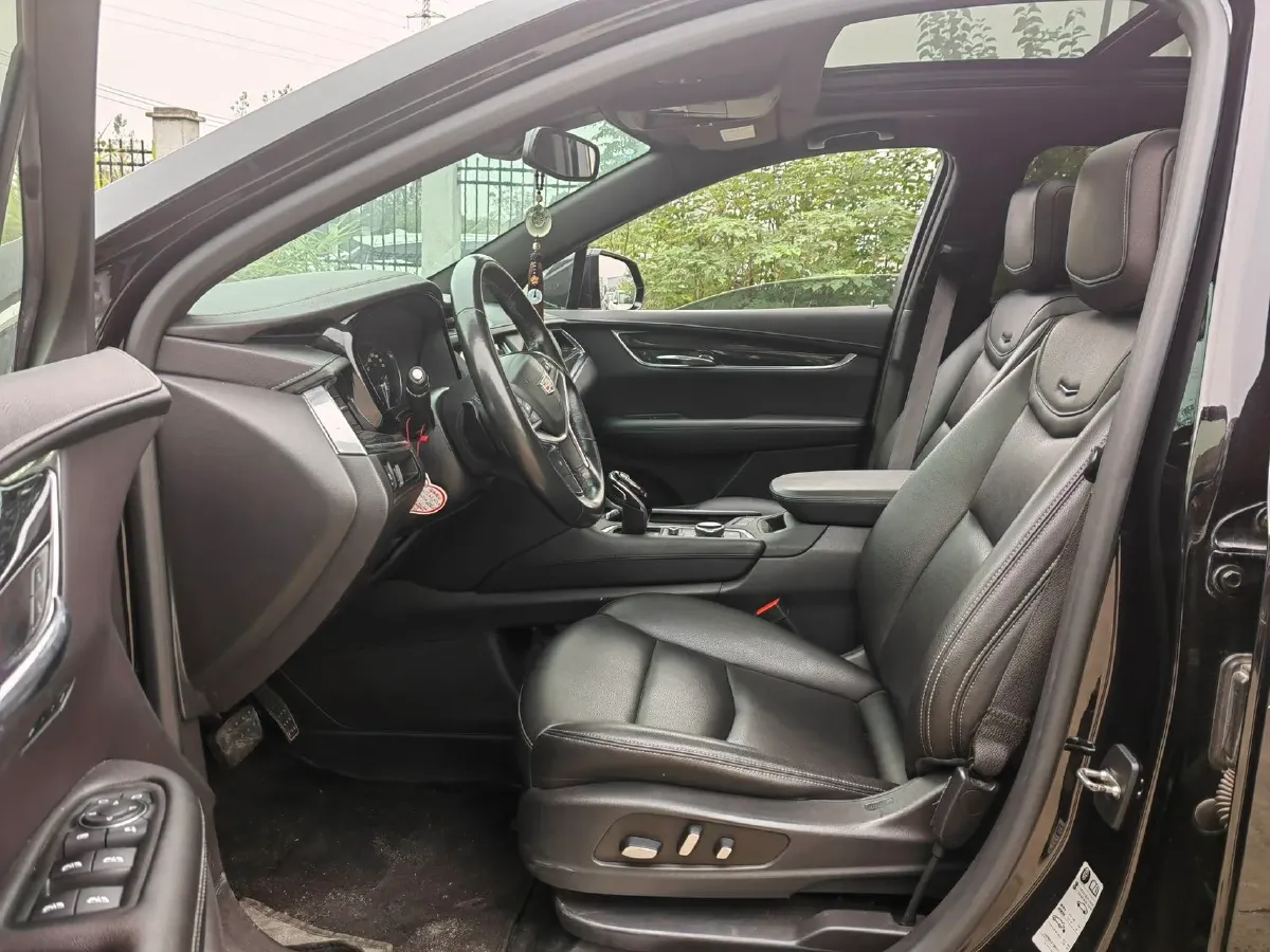 2021 Cadillac XT5 2.0T 237HP L4 9AT,autocango,china used car exporter,china ev exporter,chinese used car exporter,chinese used ev exporter