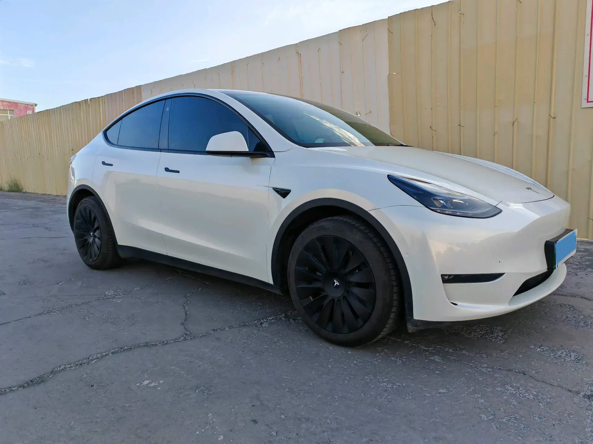 2023 TESLA MODEL thumbnail 3