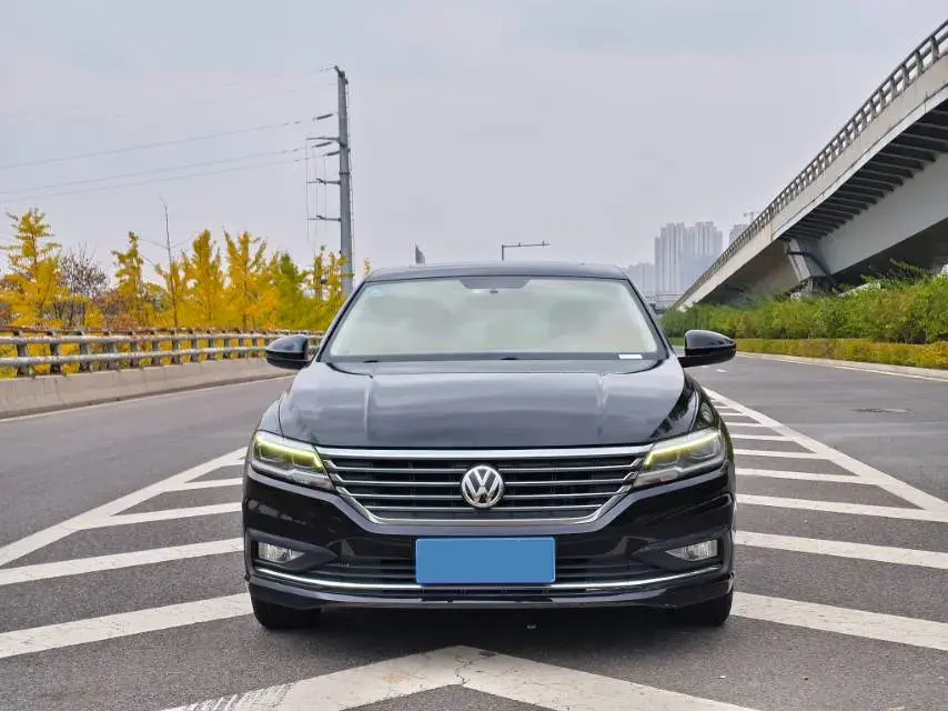 2019 VOLKSWAGEN LAVIDA thumbnail 2