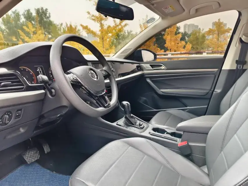 2019 VOLKSWAGEN LAVIDA thumbnail 4