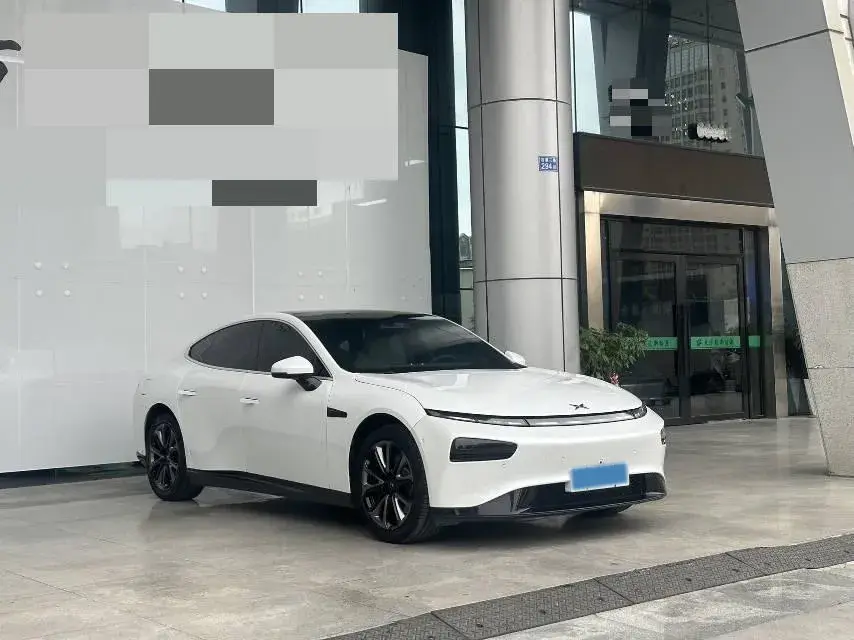 2020 XPENG P7 thumbnail 3