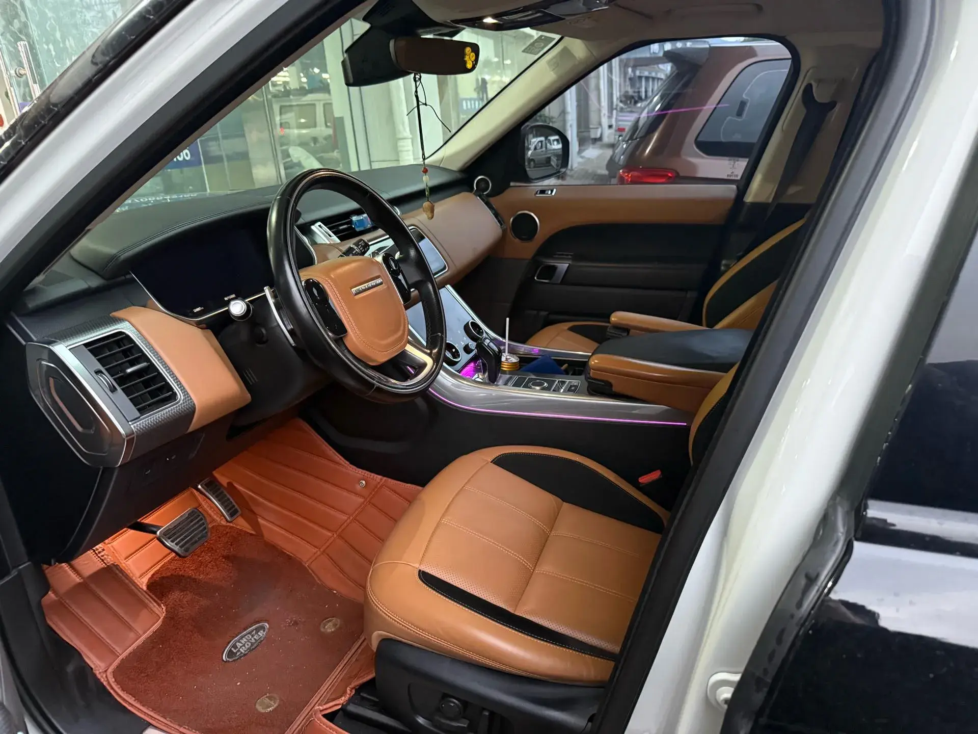 2018 LAND ROVER thumbnail 3