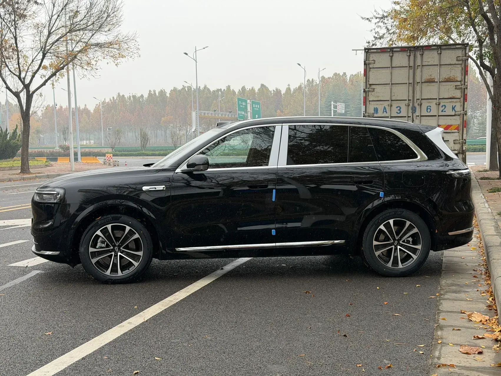 2023 AITO AITO thumbnail 3