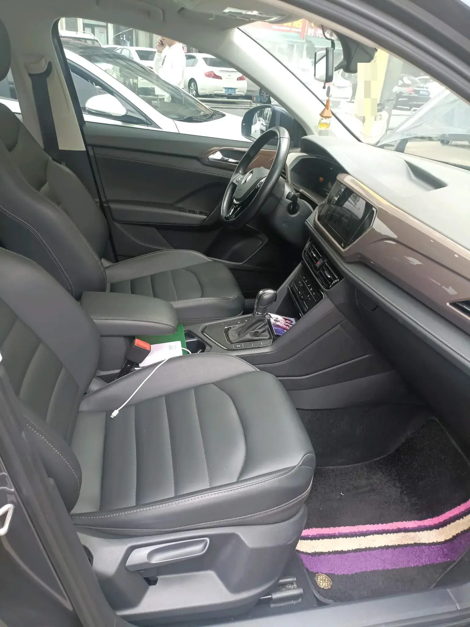 2022 VOLKSWAGEN THARU thumbnail 4