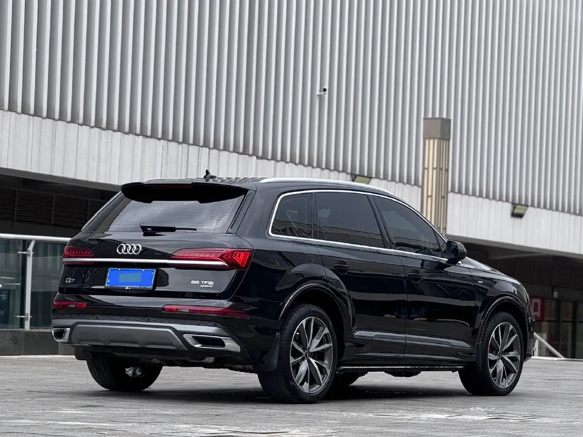 2023 Audi Q7 2.0T 265HP L4 8AT,autocango,china used car exporter,china ev exporter,chinese used car exporter,chinese used ev exporter
